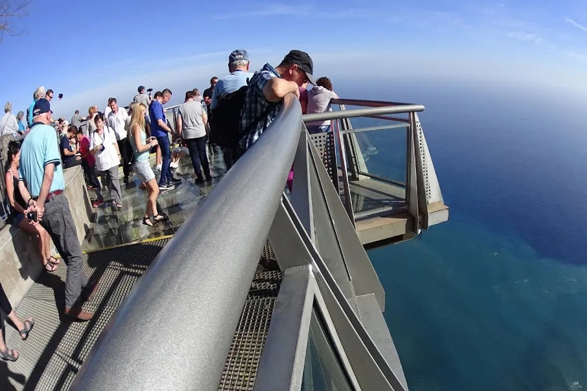 Madeira Portugal destino turístico tendencia 2026 con paisajes volcánicos y océano azul
