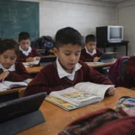 digitalización educativa México 2026 brecha conectividad escuelas Programa Conectividad Nacional CFE Altán Sheinbaum OCDE presupuesto primarias sin internet