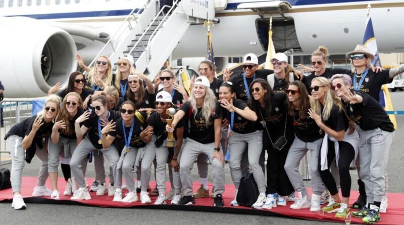 Cinco jugadoras iraníes obtienen asilo en Australia: la policía federal las sacó de su hotel en Gold Coast mientras el resto del equipo volaba vía Malasia a un país en guerra